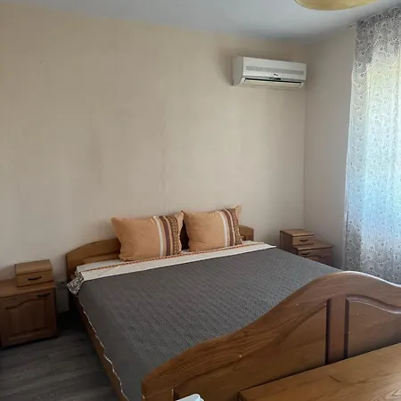 за гости в село любовище Hotel Melnik (Blagoevgrad)
