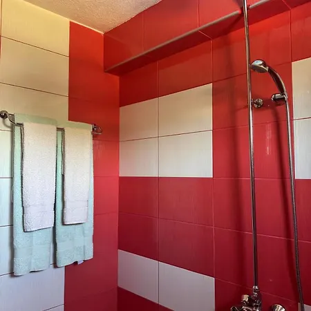 Hotel за гости в село любовище